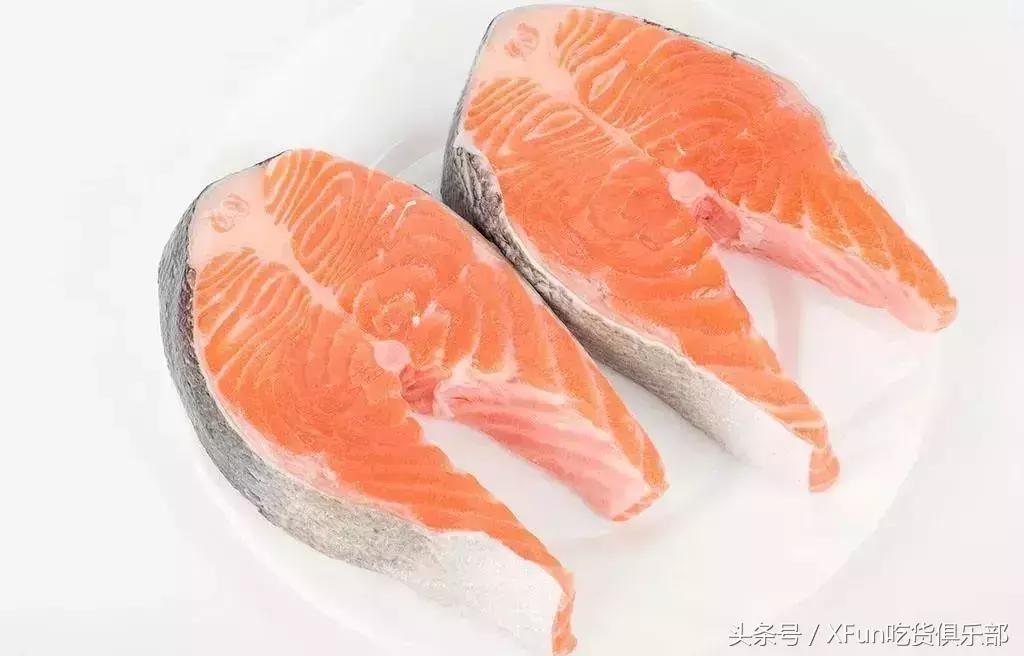 真假三文鱼颜色,真假三文鱼肉质口感有什么区别