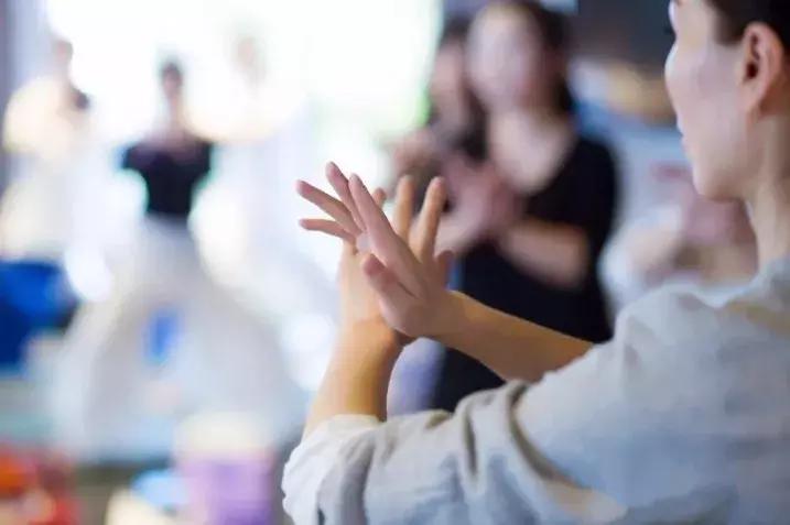 打拳腰胯是同时转吗,为什么打拳要腰胯发力