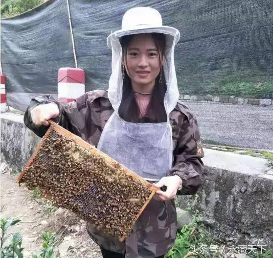 别老喝饮料了在家这样喝更健康,喝白开水健康又养生