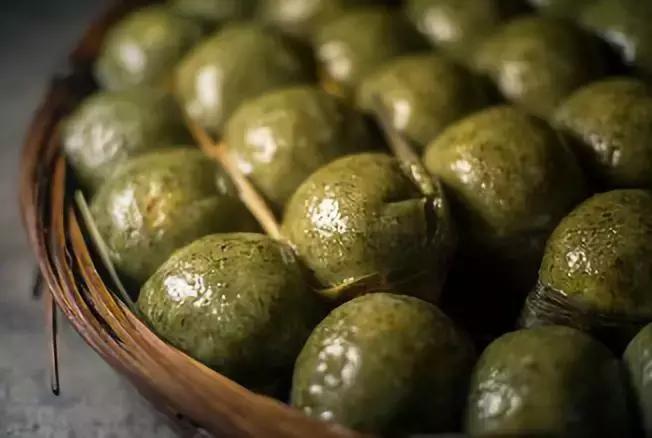 女人吃艾草茶有哪些作用,女人吃艾叶有什么好处呢