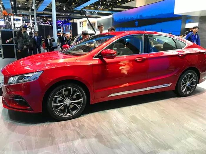 16万起步，纯电能跑60公里，还是中型车尺寸，吉利又放大招了