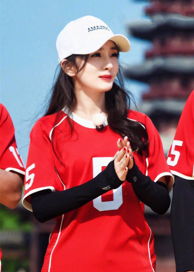 王俊凯模仿杨迪,王俊凯奔跑吧青春现场版伴舞