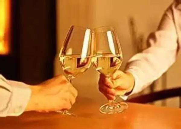 晚上肚子饿，到底应不应该吃东西？终极答案来了！