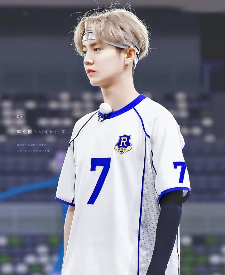 跑男超能力撕名牌哪一期鹿晗,跑男踢足球菲戈撕名牌