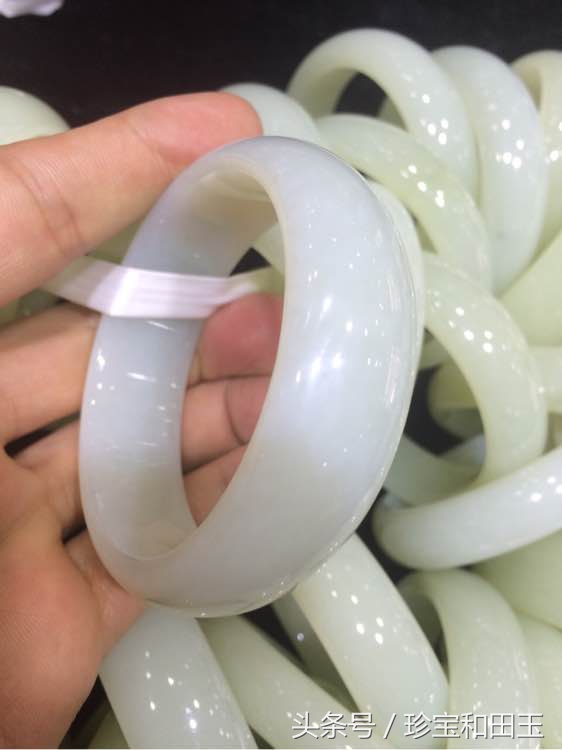 韩国和田玉手镯,韩国和田玉平安无事牌