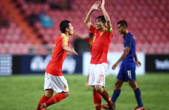 泰国点球漏判,中国vs泰国争议点球