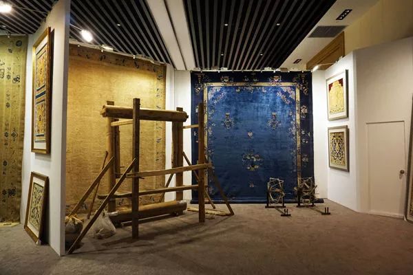 历时30余年,他复原“脚下的软黄金”,连故宫都找他订做地毯!