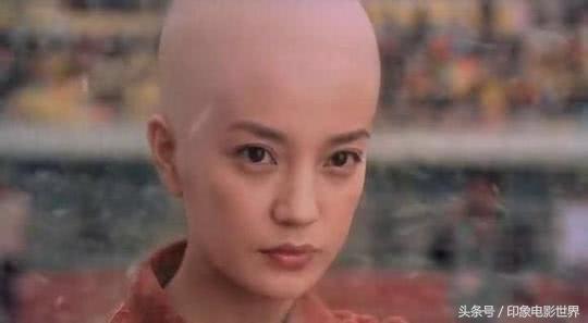 敢于挑战自己的女生,光头颜值挑战原来女生光头也很酷