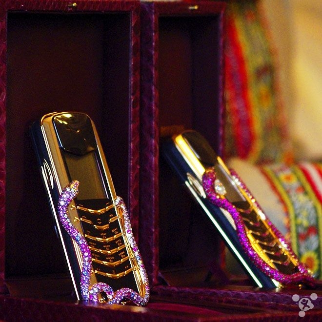 目前世界上最贵的手机有多少钱,全世界最贵的手机价值高达两个亿