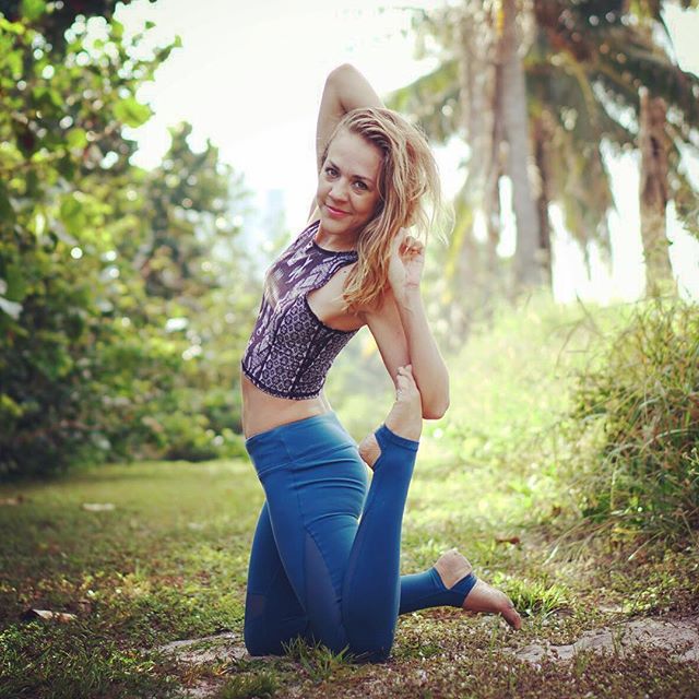 怎么背变薄变直有气质,怎么做可以让背挺直