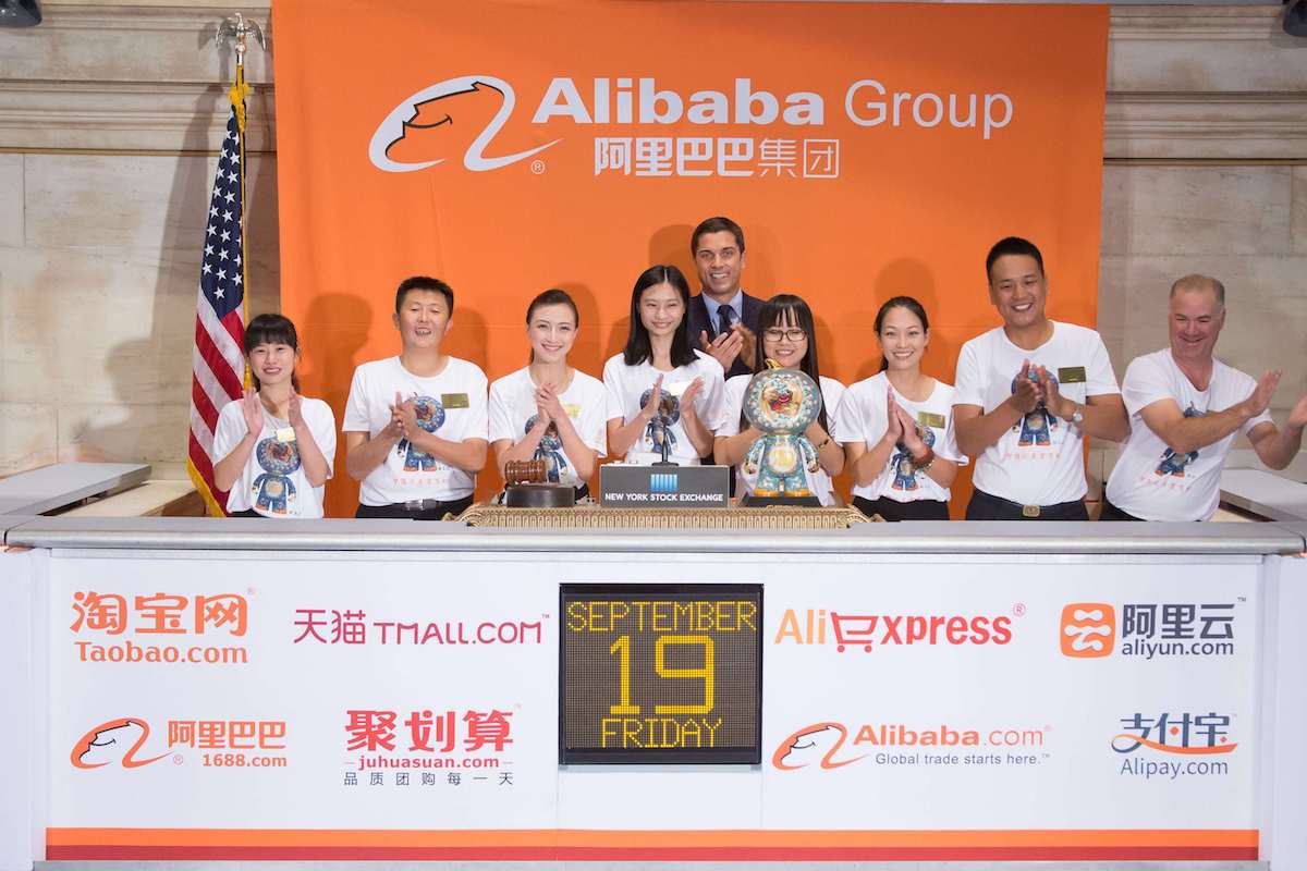 阿里巴巴“敲钟女神”何宁宁用一本书给淘宝直播带来一股清流