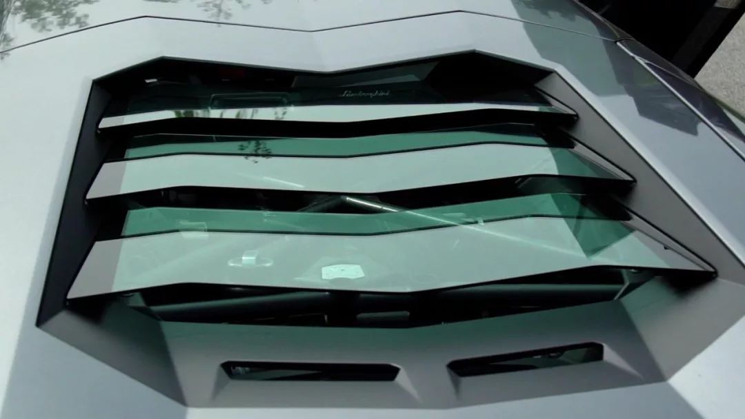 加速2.9秒的拖拉机，一脚油门一个鸡腿，一天租金一辆捷达