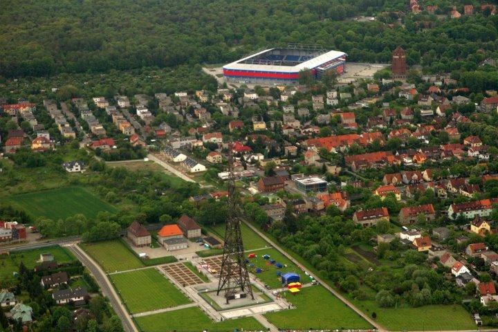 荷兰vs波兰什么球场,欧洲国家足球厉害吗