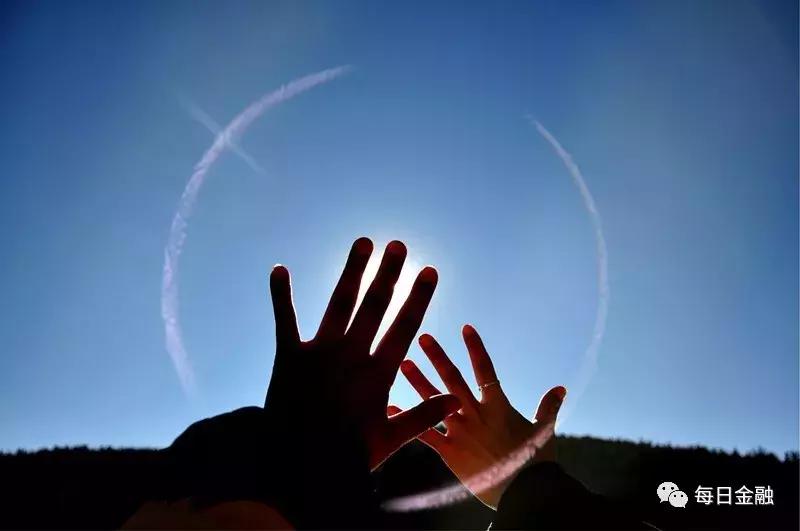 你相信吗负债越多的人越容易成功,你相信吗钱是有灵魂的