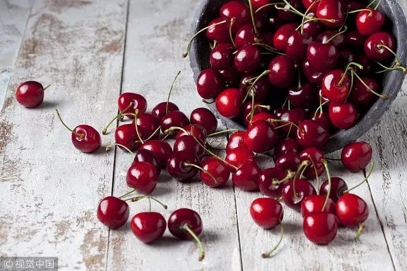 买樱桃发现虫子,樱桃里有虫子怎么区分真假