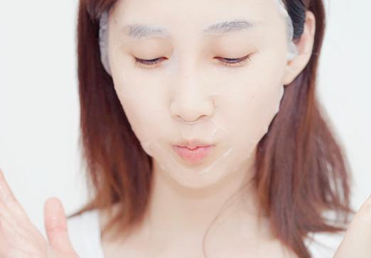 鼻尖出油是身体哪个部位有毛病,鼻翼两侧起皮脸部出油鼻尖出油