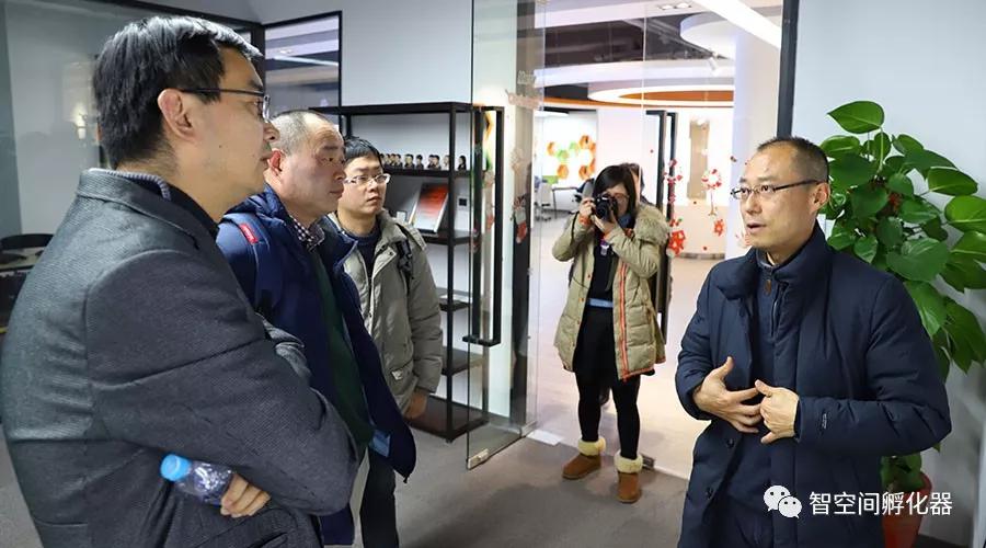 张璐对话硅谷投资人,中国顶级投资人