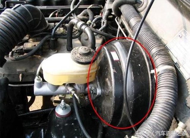 汽车熄火后刹车踩不动怎么回事,汽车熄火为何刹车踩不下去