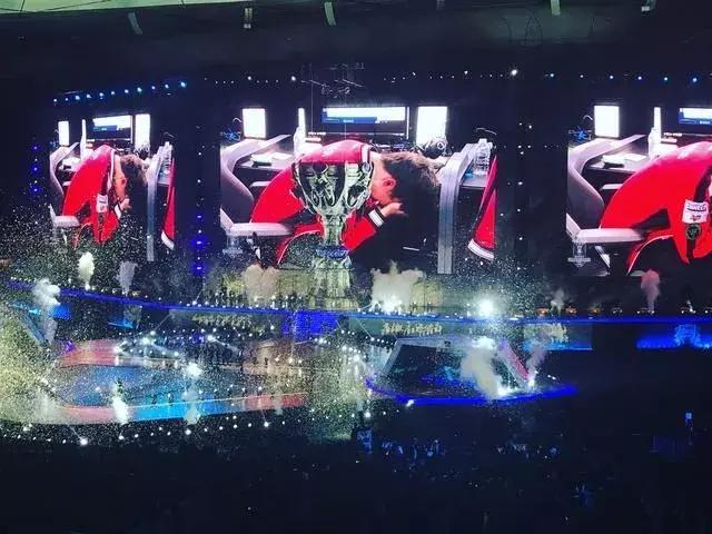 LOL:Faker与生俱来的纯粹,没有一颗心,会因为追求梦想而受伤