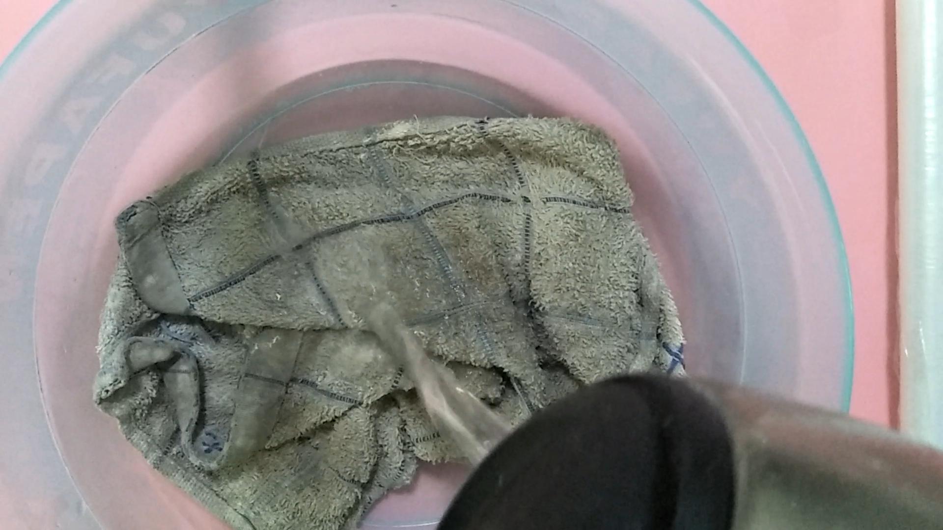 满屋子烟味怎么办？教你1招，只需要1条毛巾轻松搞定