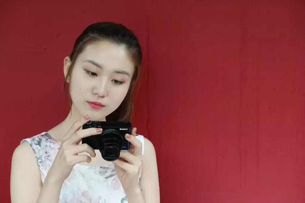 索尼黑卡数码相机dsc-rx100m6,索尼黑卡6dsc-rx100m6数码相机