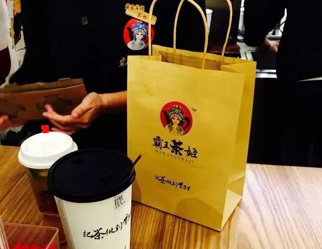 近期排队很火的网红茶 (排队最好的网红茶)