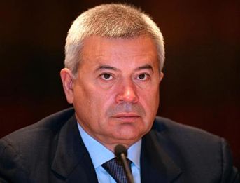 俄罗斯九大顶级富豪发家史大揭秘，钢铁公司CEO绰号——“坦克”