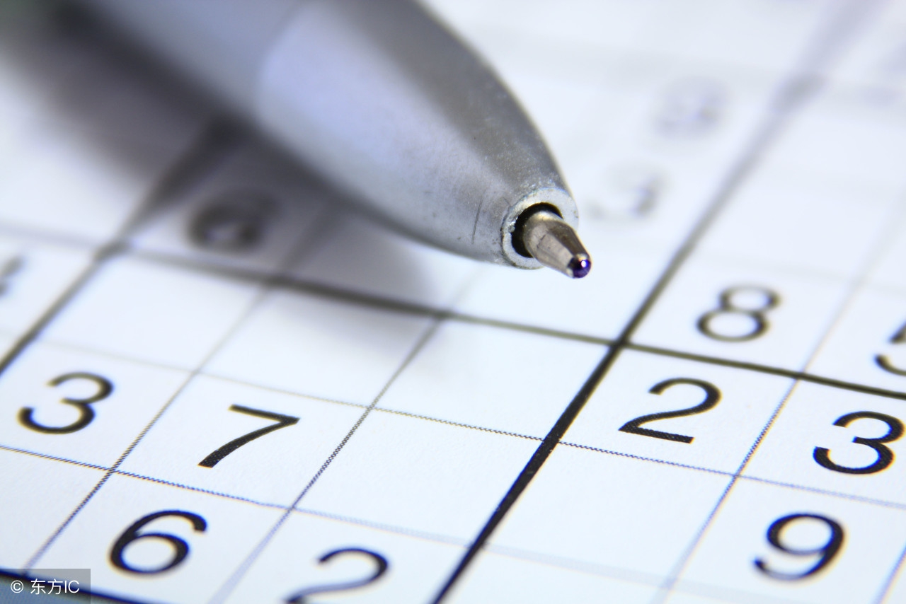 如何设置excel表头翻页不动,excel表头设置下拉多选