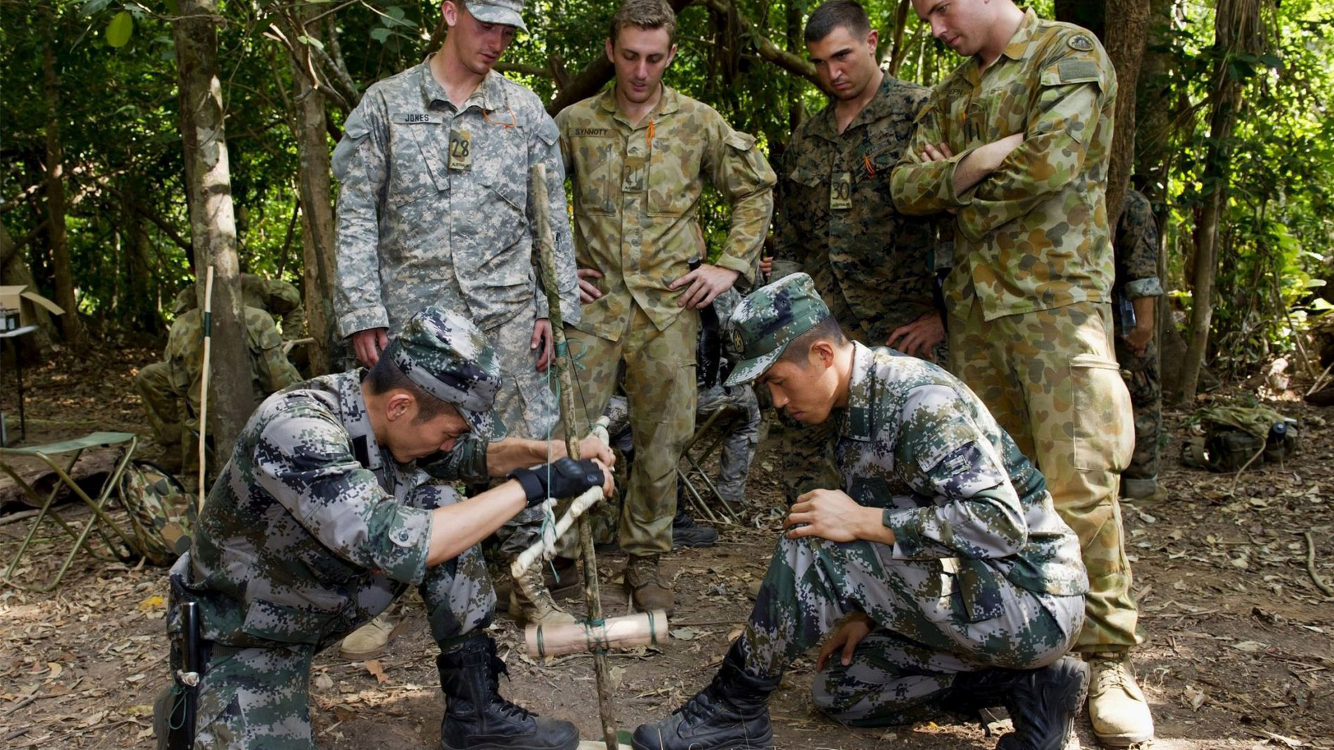 在外国人眼中的中国军人怎样的,外国人眼中的中国军人完整版