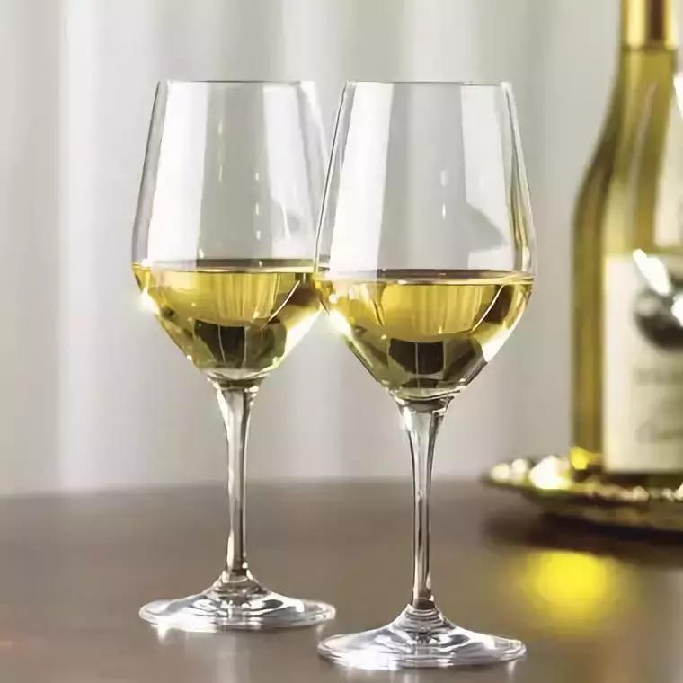 熬夜看球赛，葡萄酒amp;零食搭配的吃喝指南