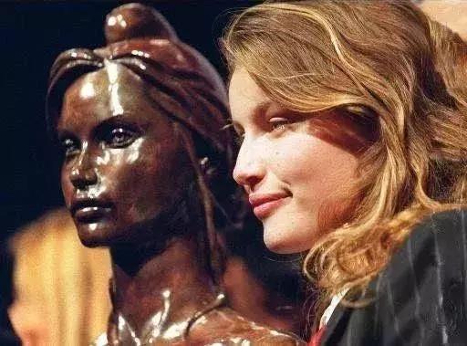 蕾蒂西娅卡斯塔详解,蕾蒂西娅·卡斯塔