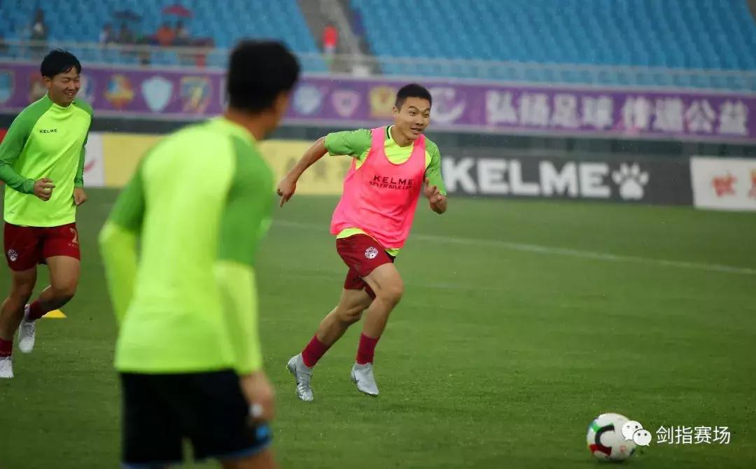 「图集」雨中狂胜！“雨神”淄博星期天5:0沈阳东进联赛首次连胜