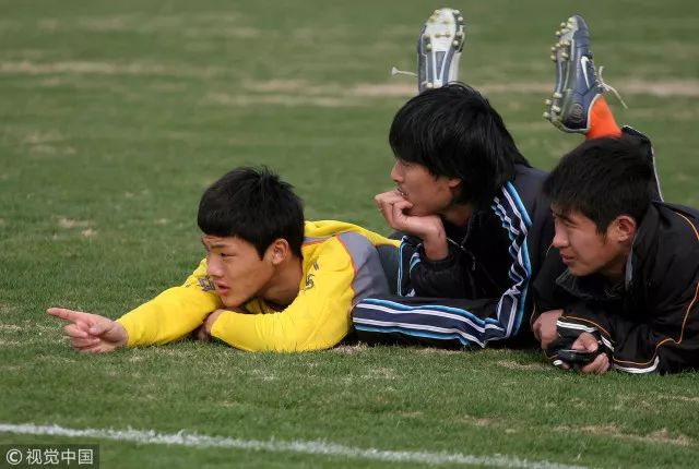 21岁练门将晚吗,21岁打中单