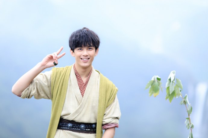 鹿晗吴磊跨时空组队,鹿晗吴磊南征北战