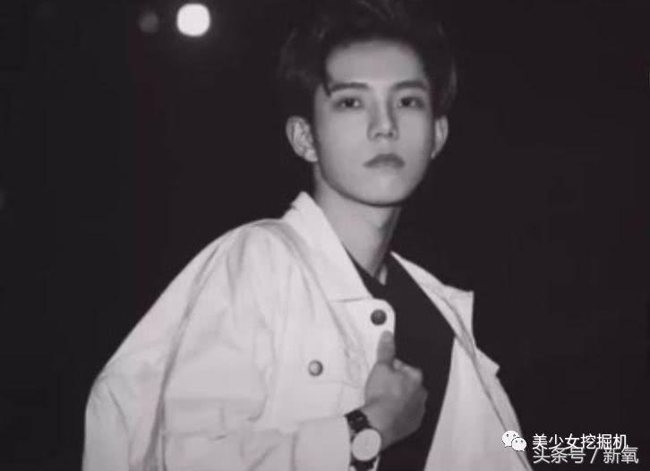 鼻子里放倒三角假体的超模就是牛头梗本梗啊!