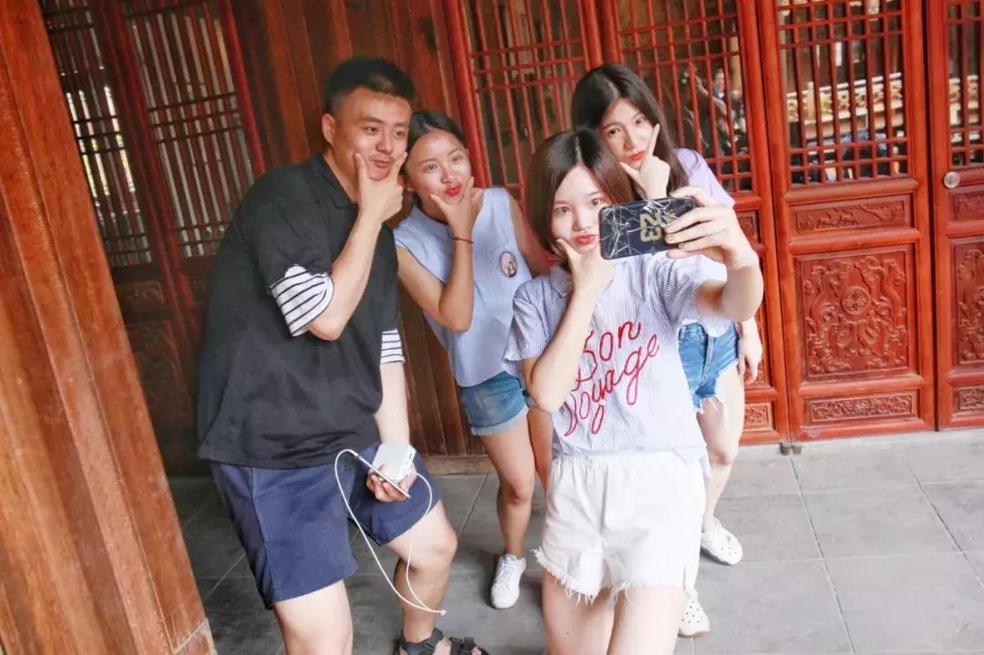 华科毕业生去武大拍毕业照,在武大拍的毕业季宣传片