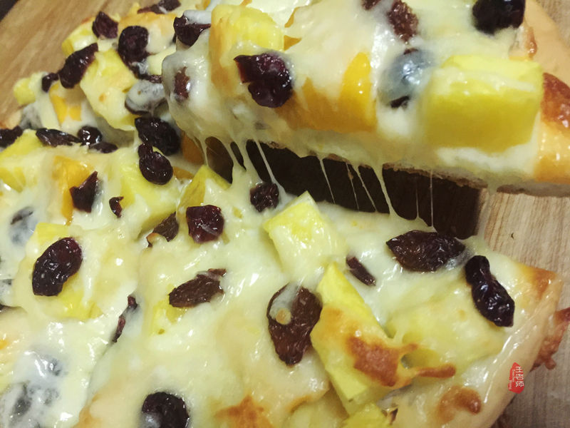 出去游玩回来就想吃的,第一次尝试水果披萨好看又好吃