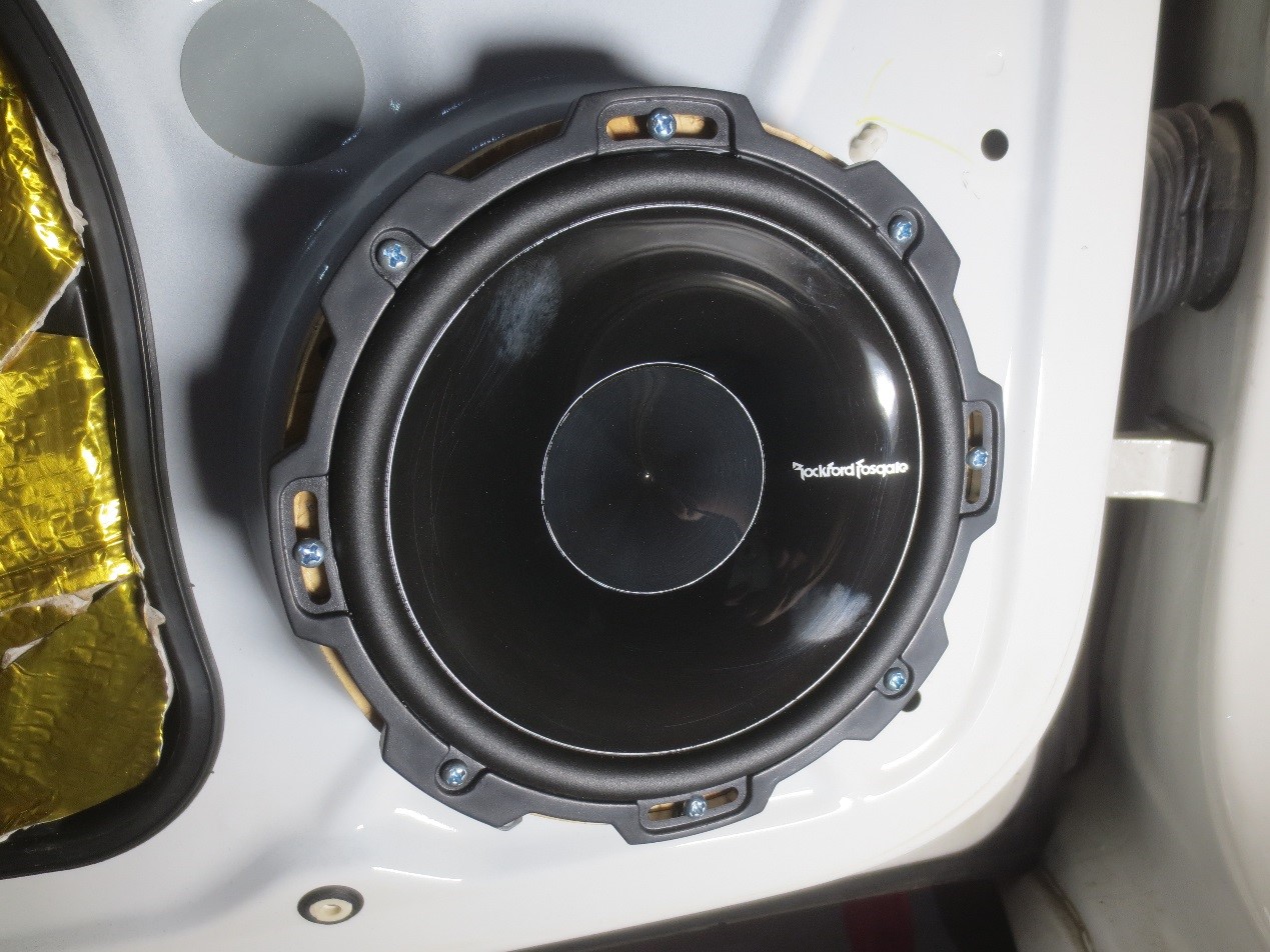 大众朗逸音响怎么只有一边有声音,大众朗逸音响突然不响了怎么回事