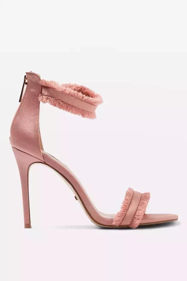 显腿长又显瘦的高跟鞋,裸色细跟高跟鞋秋冬搭配