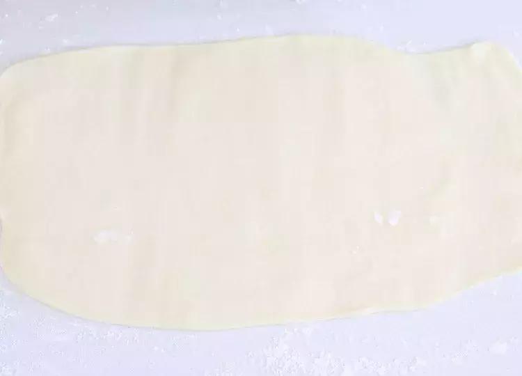 层层酥脆奶香浓郁太好吃了,榴莲酥有层次的酥皮