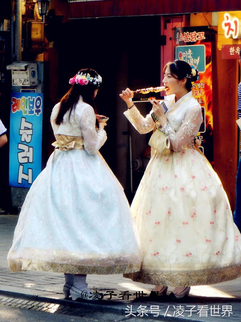 悠闲的走在乡村小路,悠闲漫步在李庄古镇