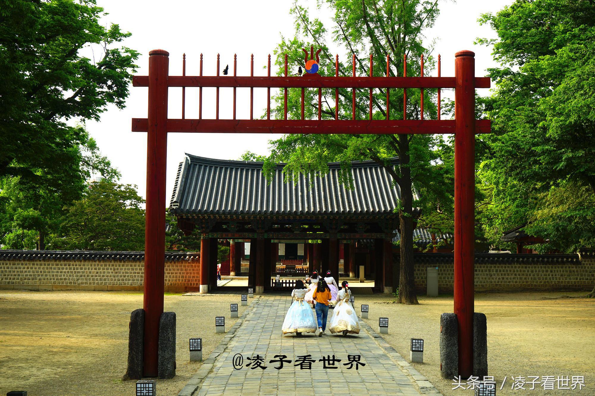 悠闲的走在乡村小路,悠闲漫步在李庄古镇