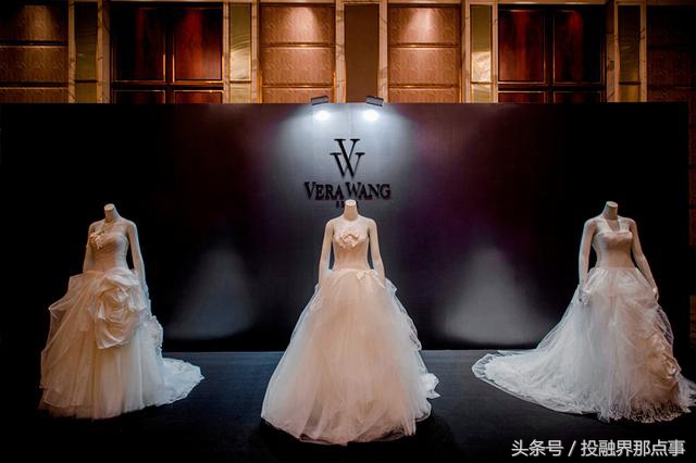 40岁改行创业，63岁离婚，又恋上小36岁全美最帅滑冰冠军！