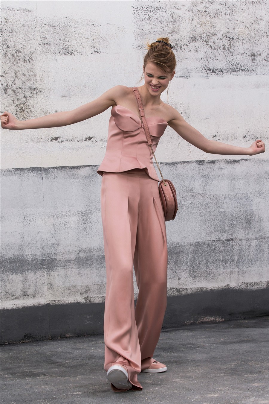 giorgioarmani女装风格,意大利奢侈品牌giorgioarmani