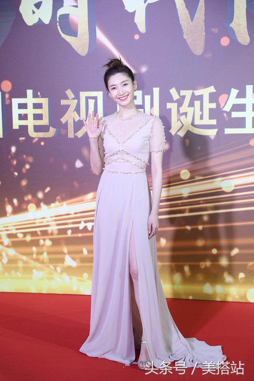 江疏影唐嫣罕见同框,唐嫣罗晋江疏影唱歌视频