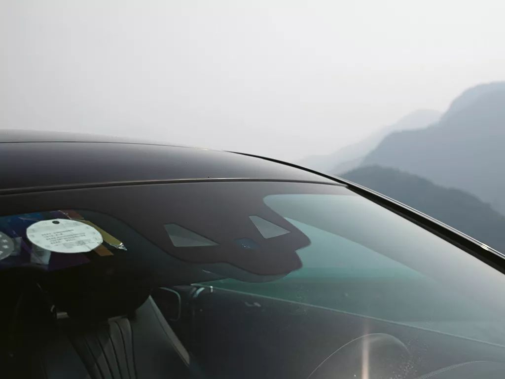 10年奔驰e200试驾视频,夜空中最亮的星惊艳版