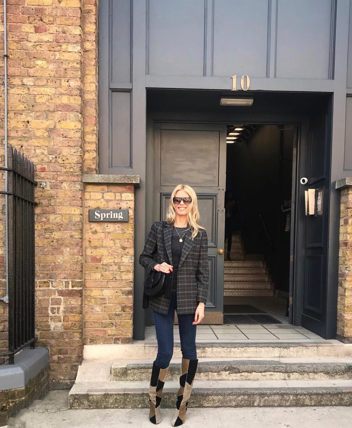 比世界杯还精彩的足球比赛,世界杯赛场高颜值女球迷惊艳镜头