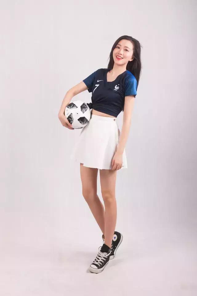 空姐足球教练,空姐踢球
