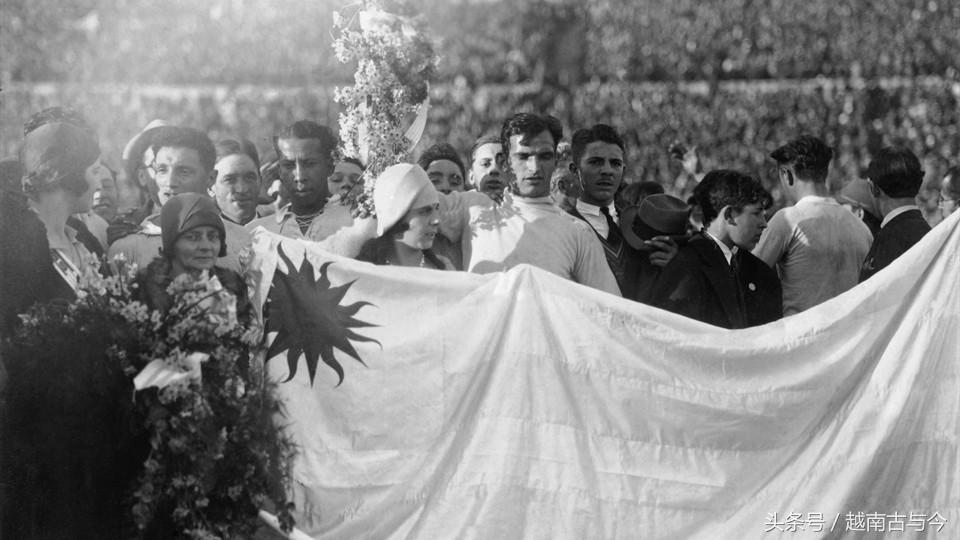 足球世界杯历届经典图片汇总,1930年世界杯真实影像