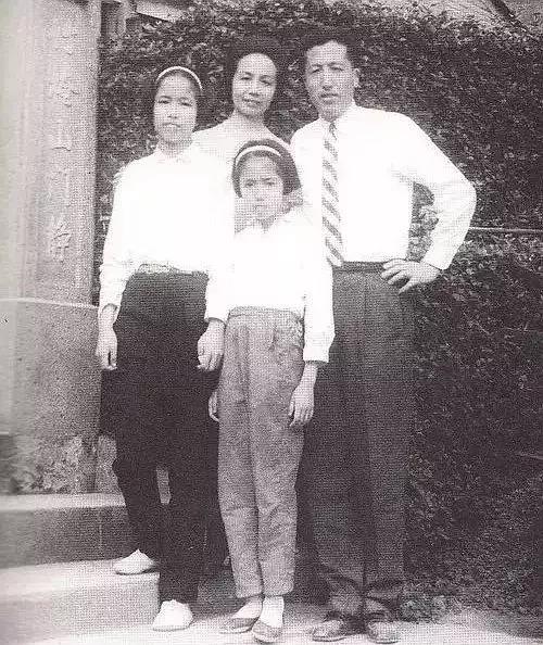 94岁裸捐1857万，她是中国最后一个穿裙子的先生，却从未上热搜，少人问津……